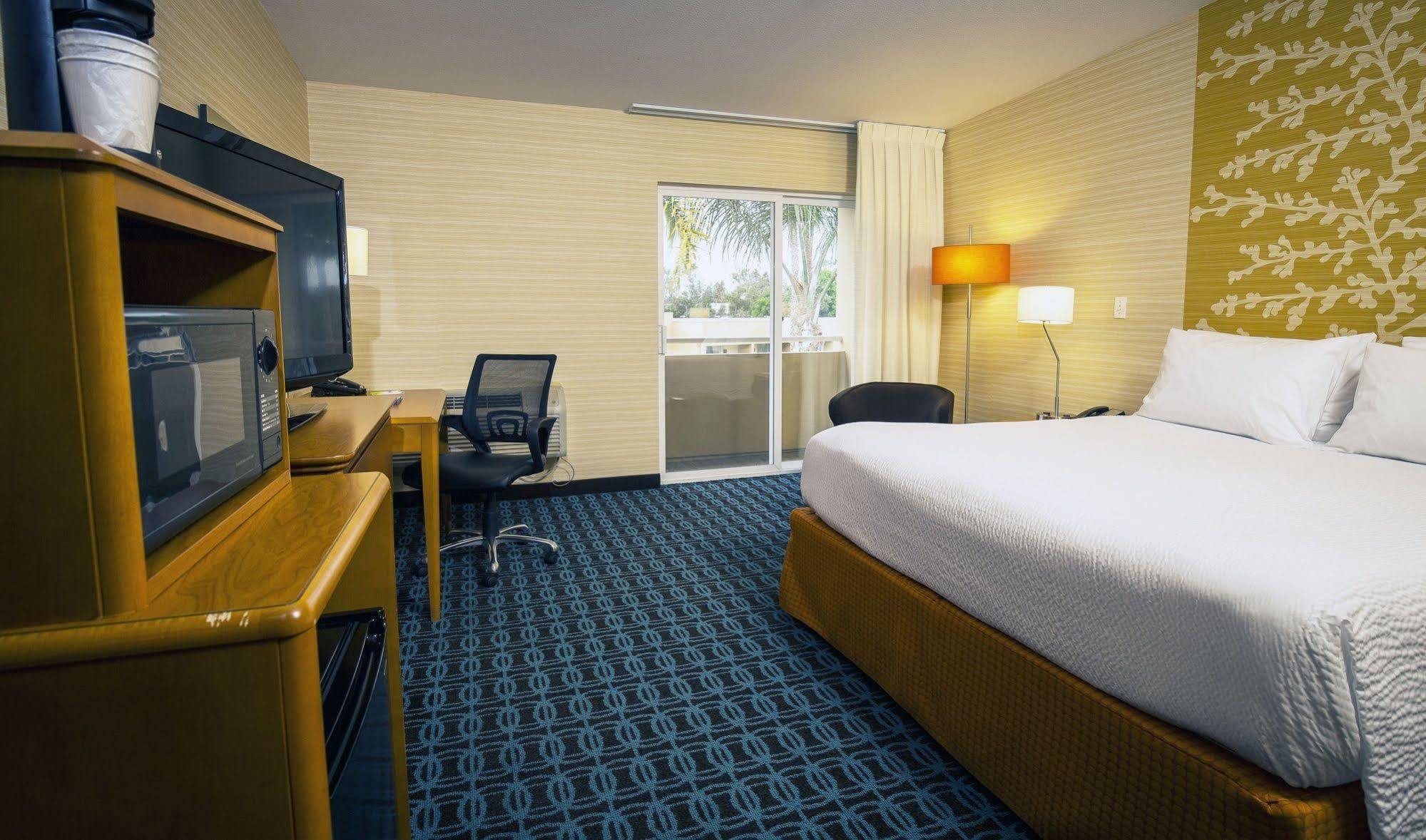 Fairfield Inn And Suites By Marriott San Jose Airport Eksteriør billede